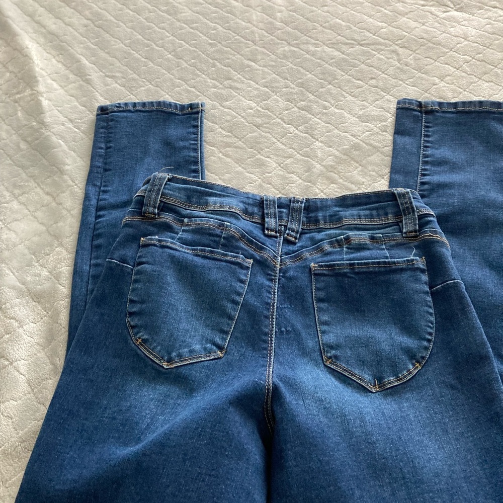 Ladies Jeans - Picture 7 of 10